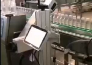 飛行礦泉水瓶打標