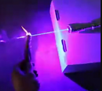 激光手電筒有多危險，看完不禁讓人背后發涼，怪不得國內禁止售賣